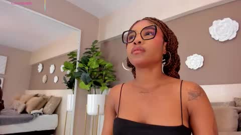 Aria Foster online show from 11/25/25, 04:01