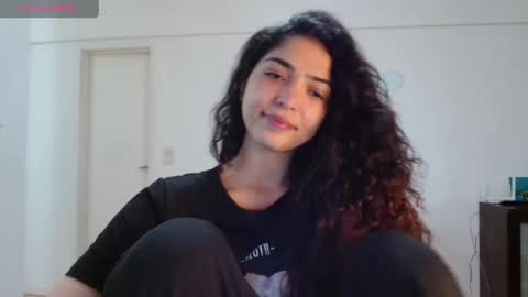 Snapshot of ariagal chatting on 04/28/26, 04:01 ariagal online show from 04/28/26, 04:01