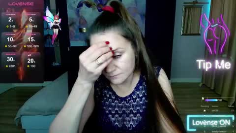 Snapshot of ariagrays chatting on 10/11/25, 04:33 AriaGray online show from 10/11/25, 04:33