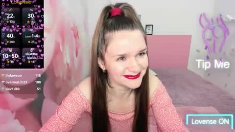 Snapshot of ariagrays chatting on 10/21/25, 04:57 AriaGray online show from 10/21/25, 04:57