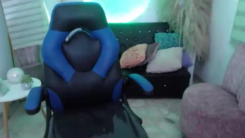 Snapshot of ariah_cute chatting on 03/30/26, 07:48 ariah_cute online show from 03/30/26, 07:48