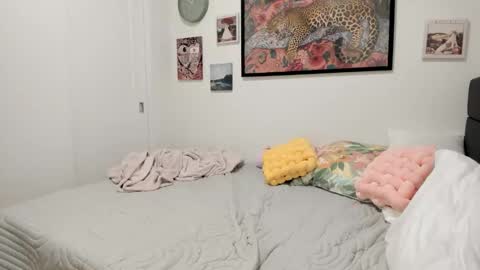 Snapshot of ariah_is_blonde chatting on 11/14/25, 08:51 Ariah online show from 11/14/25, 08:51