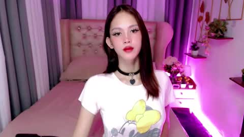Snapshot of ariahooper chatting on 04/03/26, 12:03 Christine JorgensenChristmas wish breasts implants online show from 04/03/26, 12:03
