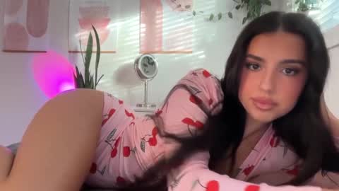 Snapshot of ariajackson chatting on 11/13/25, 04:17 Aria online show from 11/13/25, 04:17