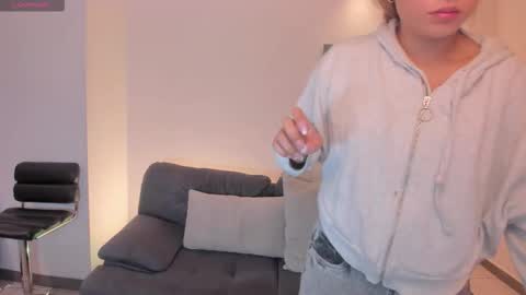 Snapshot of arialanne chatting on 09/25/25, 11:36 arialanne online show from 09/25/25, 11:36