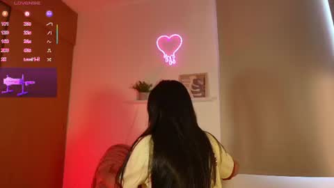 Snapshot of ariana_bae_ chatting on 06/27/26, 07:19 online show from 06/27/26, 07:19