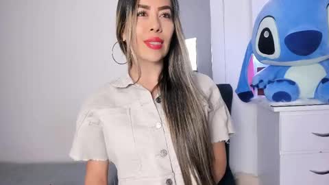 Snapshot of ariana_belucci chatting on 05/17/26, 05:05 Ariana online show from 05/17/26, 05:05