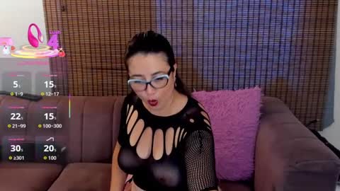 Ariana Cruz online show from 09/10/25, 01:00