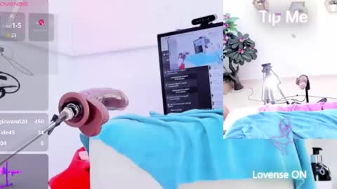 Snapshot of ariana_girl_ chatting on 03/05/25, 05:18 ariana girl online show from 03/05/25, 05:18