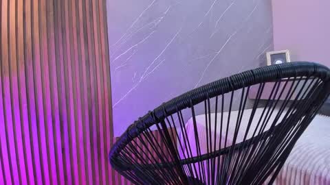 Ariana online show from 03/01/25, 03:49