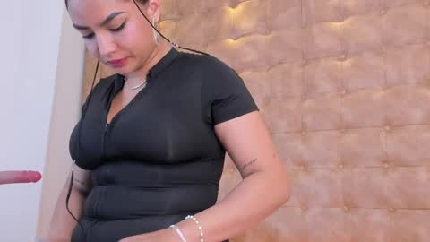 Snapshot of ariana_morelly chatting on 04/14/26, 12:00 ARIANA MORELLY online show from 04/14/26, 12:00