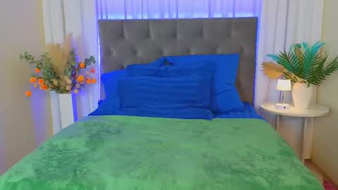 Snapshot of ariana_petite chatting on 02/23/26, 11:57 Ariana online show from 02/23/26, 11:57