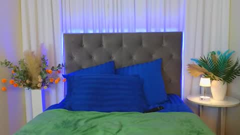 Snapshot of ariana_petite chatting on 03/05/26, 11:56 Ariana online show from 03/05/26, 11:56