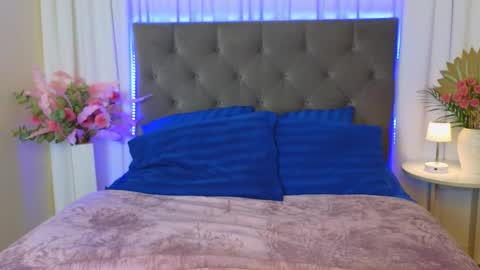 Snapshot of ariana_petite chatting on 03/30/26, 12:11 Ariana online show from 03/30/26, 12:11