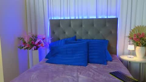 Snapshot of ariana_petite chatting on 04/10/26, 12:05 Ariana online show from 04/10/26, 12:05