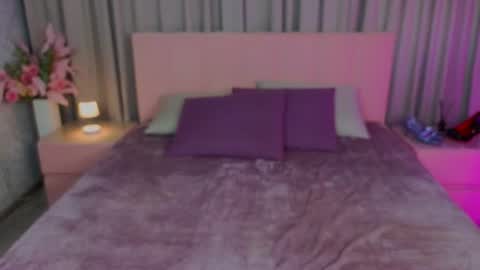 Snapshot of ariana_petite chatting on 07/08/26, 12:04 Ariana online show from 07/08/26, 12:04