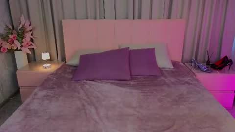 Snapshot of ariana_petite chatting on 07/14/26, 12:13 Ariana online show from 07/14/26, 12:13