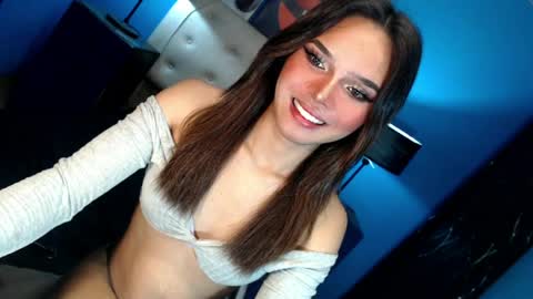 Snapshot of ariana_queen_hugecock69 chatting on 03/25/26, 06:58 Arian online show from 03/25/26, 06:58