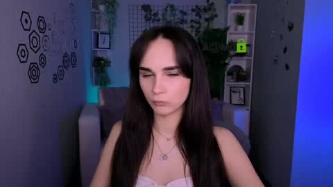 ariana_ross7 online show from 06/05/26, 07:41