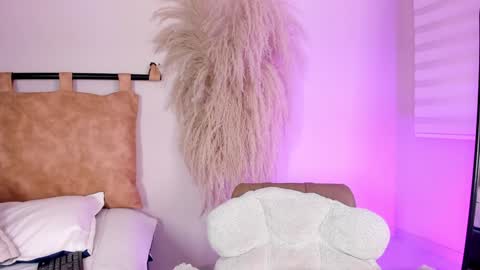 Ariana  online show from 01/11/25, 12:40