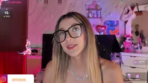 Snapshot of ariana_rosse__ chatting on 04/19/26, 01:49 Ariana online show from 04/19/26, 01:49