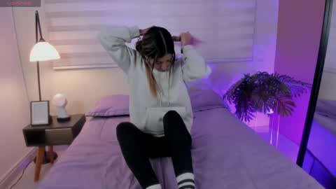 Snapshot of ariana_rosse__ chatting on 04/25/26, 02:25 Ariana online show from 04/25/26, 02:25