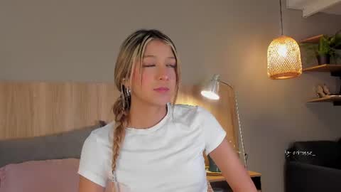 Snapshot of ariana_rosse__ chatting on 07/14/26, 01:50 Ariana online show from 07/14/26, 01:50