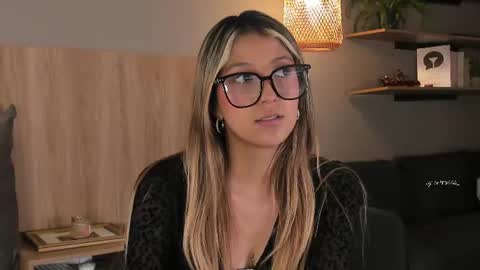Snapshot of ariana_rosse__ chatting on 07/25/26, 02:14 Ariana online show from 07/25/26, 02:14