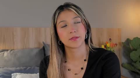 Snapshot of ariana_rosse__ chatting on 08/03/26, 01:49 Ariana online show from 08/03/26, 01:49