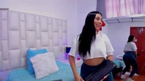  ariana  online show from 03/04/25, 04:20