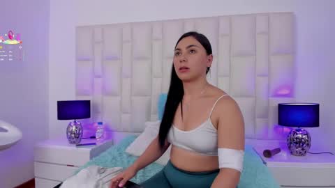  ariana  online show from 03/04/25, 10:27