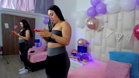  ariana  online show from 11/05/25, 05:13