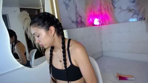 ariana_toro online show from 12/05/25, 11:41