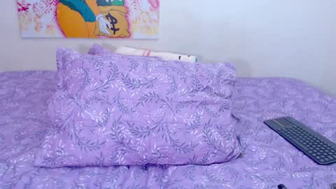 Snapshot of ariana_vidal chatting on 01/22/25, 12:27 Ari online show from 01/22/25, 12:27