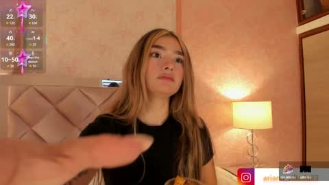 Snapshot of ariana_villada chatting on 09/11/25, 04:12 Ari online show from 09/11/25, 04:12