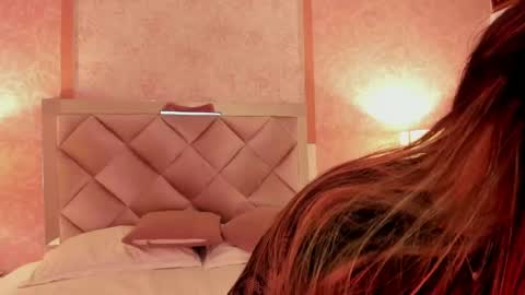 Snapshot of ariana_villada chatting on 09/19/25, 03:30 Ari online show from 09/19/25, 03:30