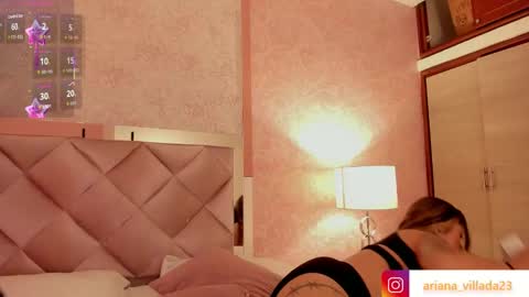 Snapshot of ariana_villada chatting on 09/20/25, 03:18 Ari online show from 09/20/25, 03:18