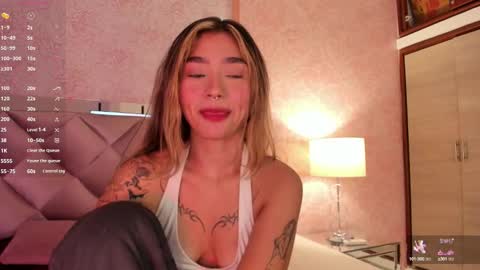 Snapshot of ariana_villada chatting on 10/07/25, 03:25 Ari online show from 10/07/25, 03:25