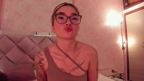 Snapshot of ariana_villada chatting on 10/22/25, 03:07 Ari online show from 10/22/25, 03:07