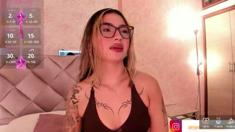 Snapshot of ariana_villada chatting on 10/24/25, 03:25 Ari online show from 10/24/25, 03:25