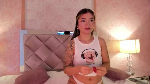 Snapshot of ariana_villada chatting on 01/14/26, 03:45 Ari online show from 01/14/26, 03:45