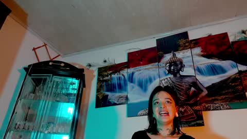 ariana_whitee online show from 04/11/26, 12:04