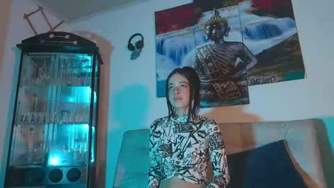 Snapshot of ariana_whitee chatting on 04/28/26, 10:53 ariana_whitee online show from 04/28/26, 10:53