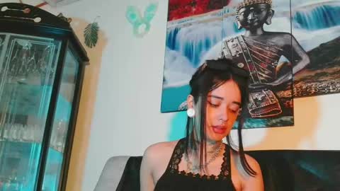 Snapshot of ariana_whitee chatting on 05/10/26, 09:03 ariana_whitee online show from 05/10/26, 09:03