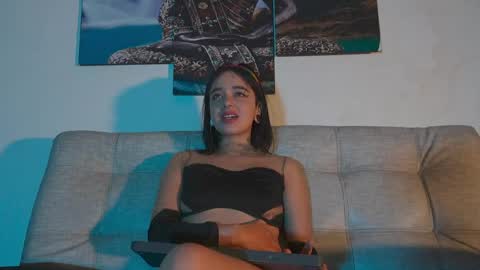 Snapshot of ariana_whitee chatting on 05/31/26, 08:10 ariana_whitee online show from 05/31/26, 08:10