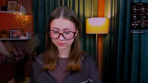 arianaa_cat online show from 04/28/26, 06:46