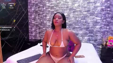 Snapshot of arianaablack chatting on 02/19/25, 03:49 Ariana online show from 02/19/25, 03:49