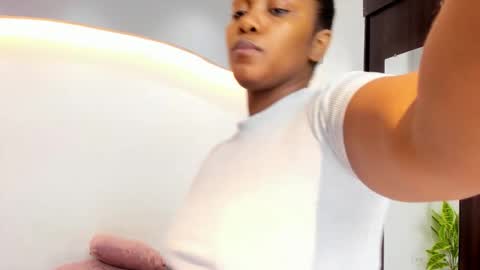 Ariana online show from 05/15/26, 12:01
