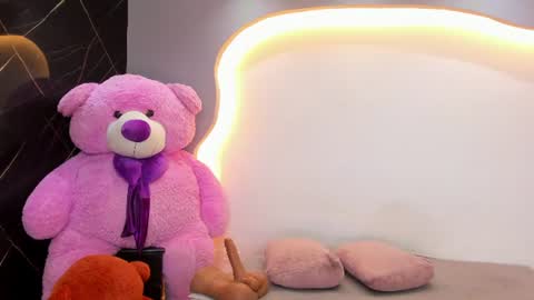 Snapshot of arianaablack chatting on 06/25/26, 12:31 Ariana online show from 06/25/26, 12:31