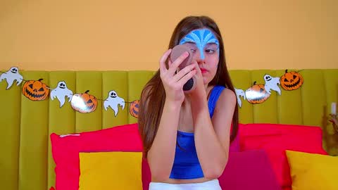 Ariana online show from 10/31/25, 06:25